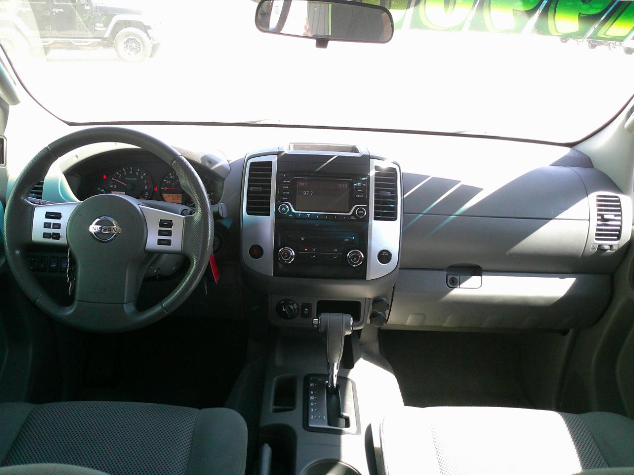 Nissan Frontier SV Crew Cab 4WD 2016