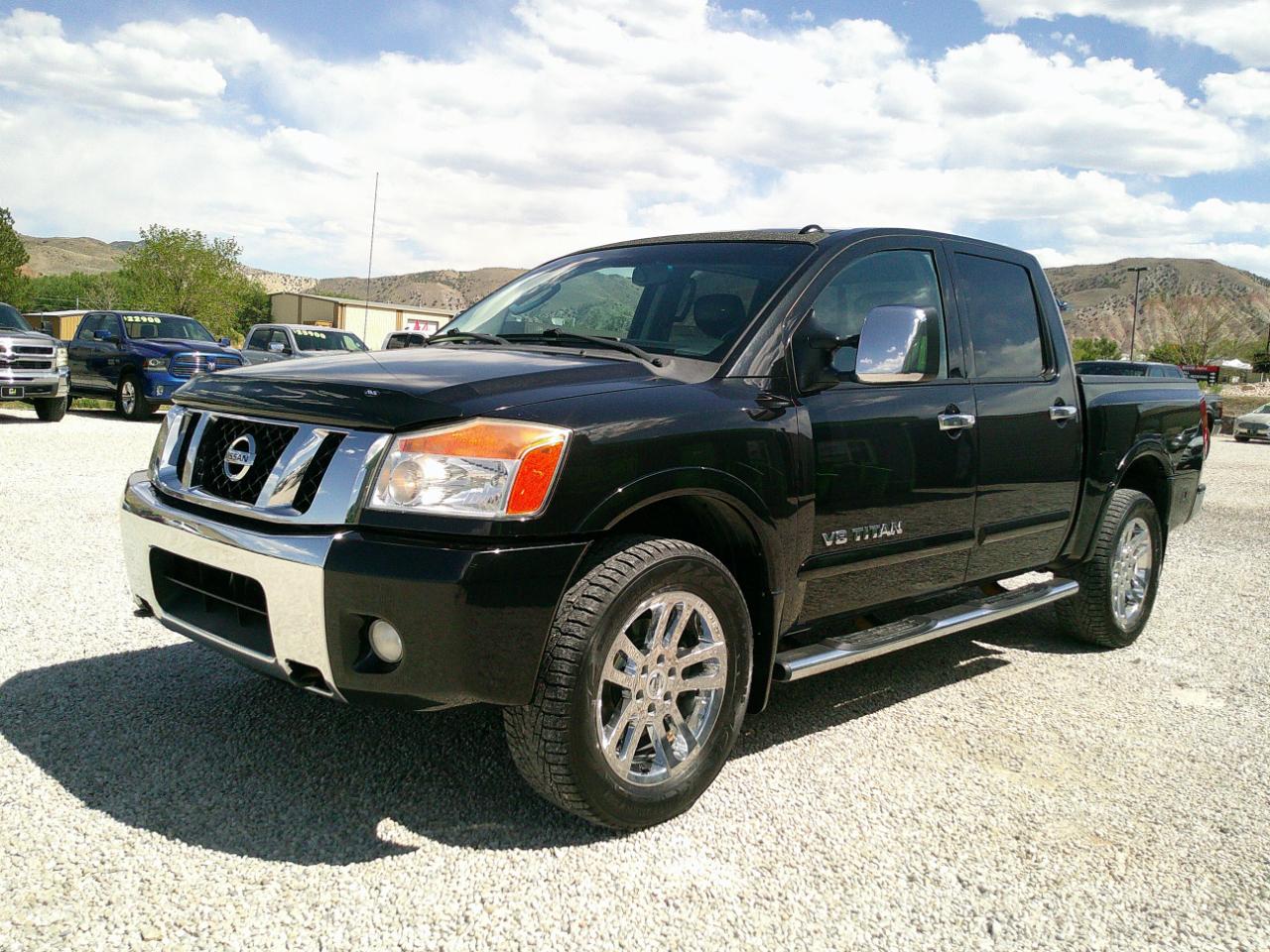 Nissan Titan SL Crew Cab 4WD 2011