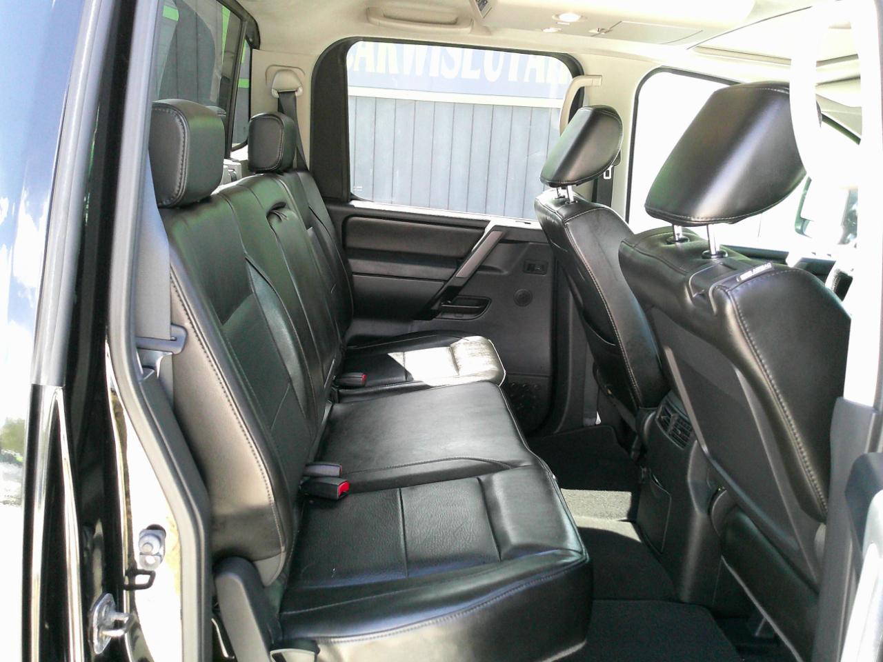 Nissan Titan SL Crew Cab 4WD 2011