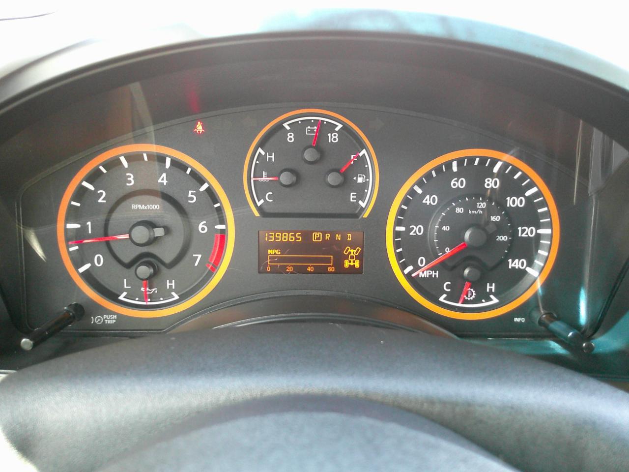 Nissan Titan SL Crew Cab 4WD 2011