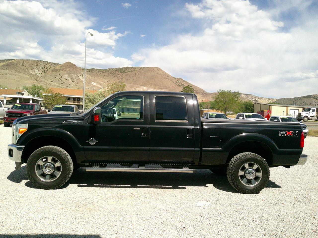 Ford F-350 SD Lariat Crew Cab 4WD 2011