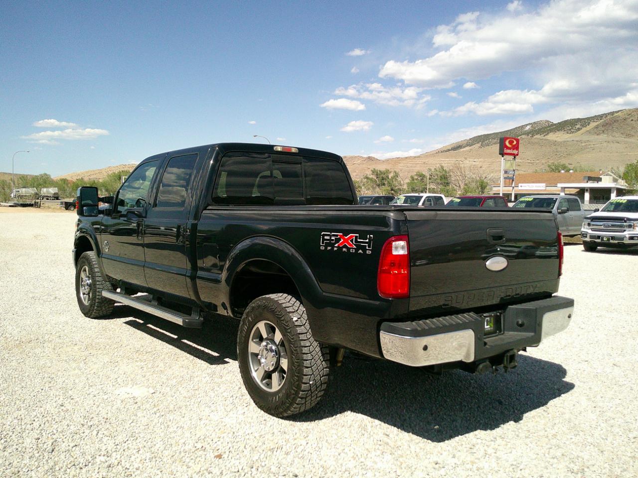 Ford F-350 SD Lariat Crew Cab 4WD 2011