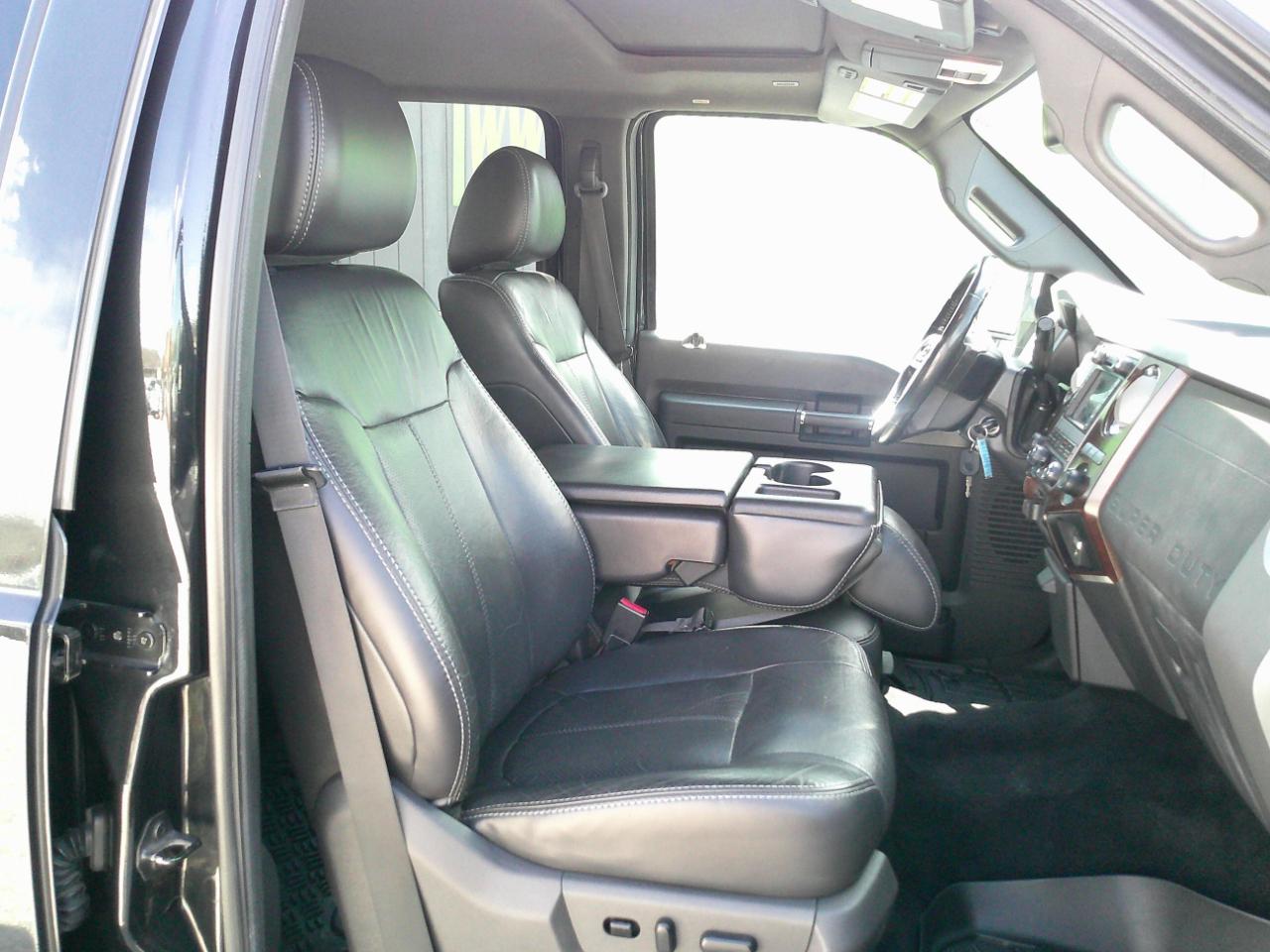 Ford F-350 SD Lariat Crew Cab 4WD 2011