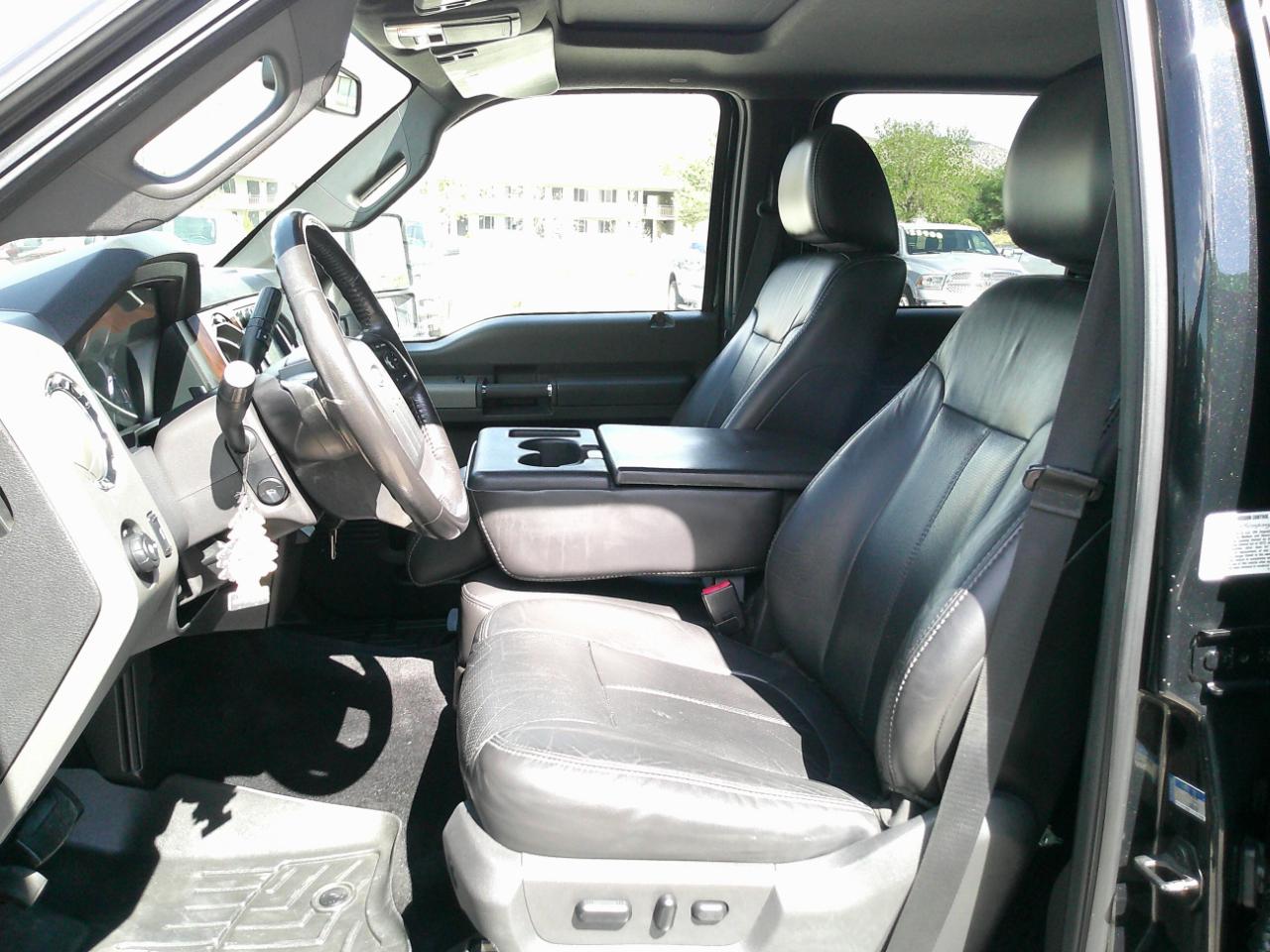 Ford F-350 SD Lariat Crew Cab 4WD 2011
