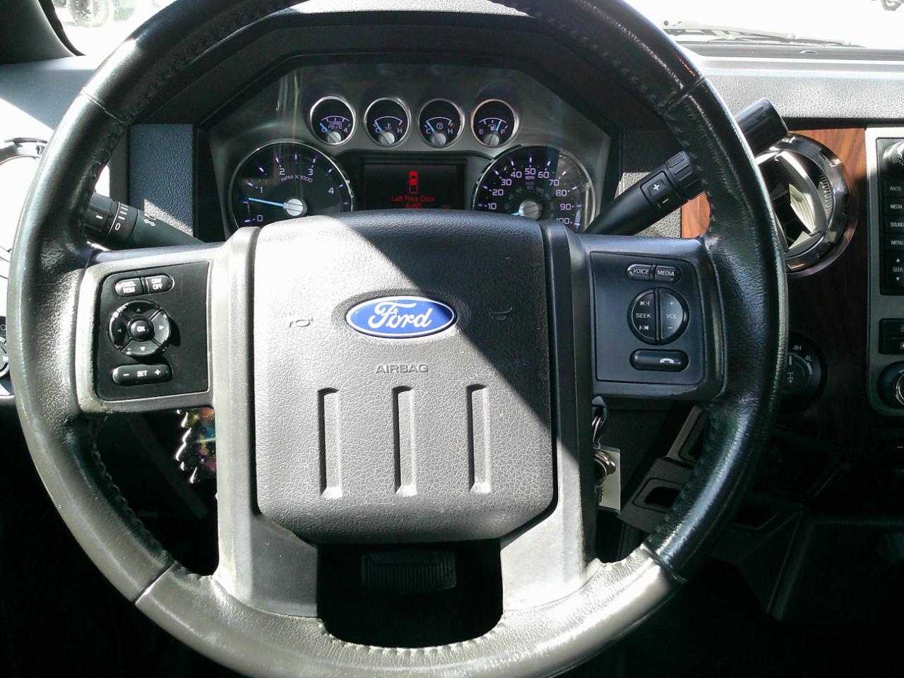 Ford F-350 SD Lariat Crew Cab 4WD 2011