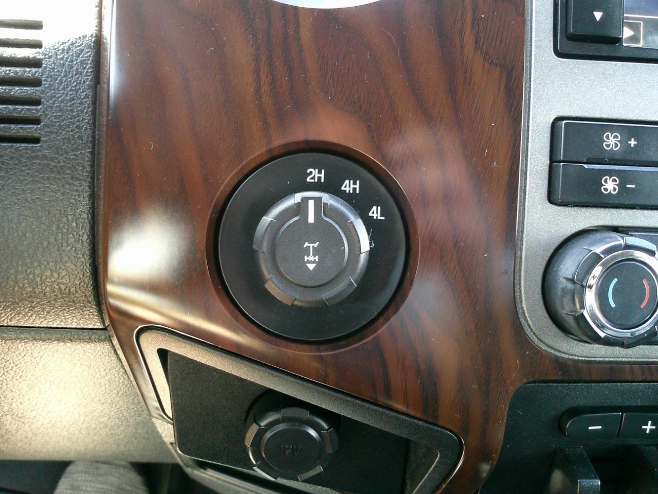 Ford F-350 SD Lariat Crew Cab 4WD 2011