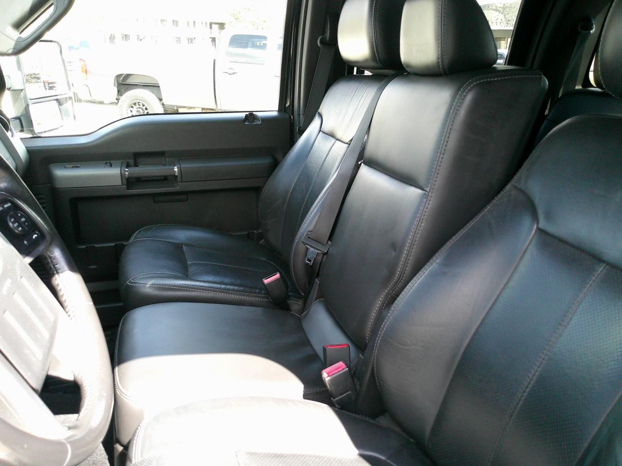 Ford F-350 SD Lariat Crew Cab 4WD 2011