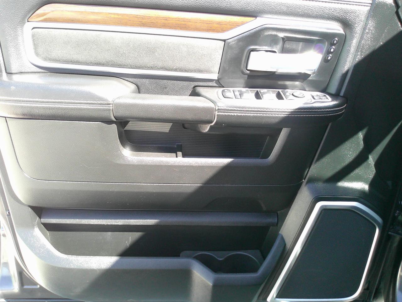 RAM 3500 Laramie Crew Cab LWB 4WD 2024