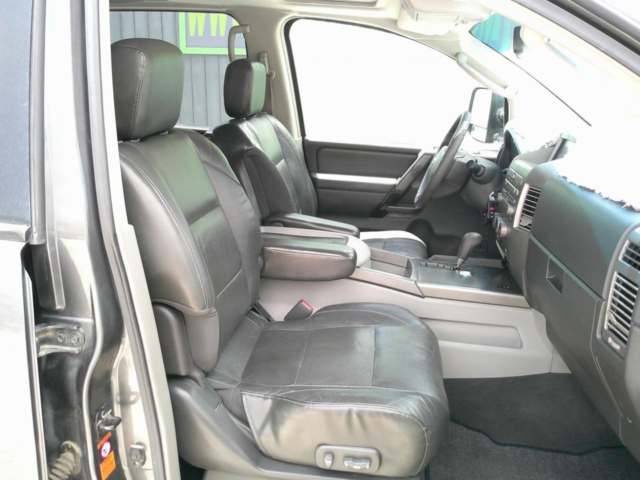 Nissan Titan LE Crew Cab 4WD 2004