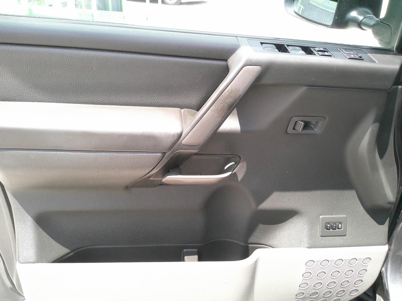 Nissan Titan LE Crew Cab 4WD 2004
