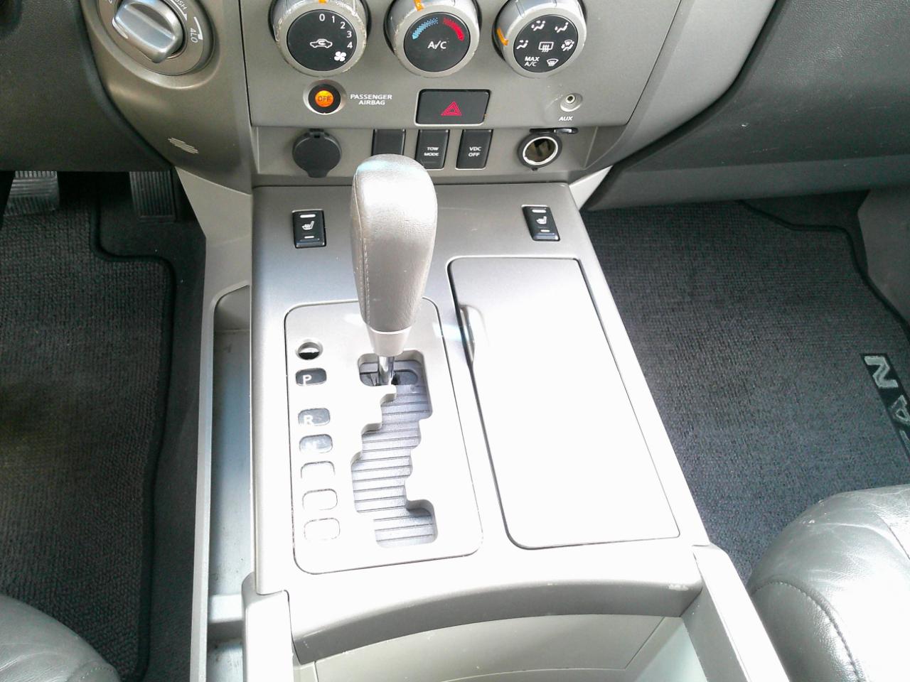 Nissan Titan LE Crew Cab 4WD 2004