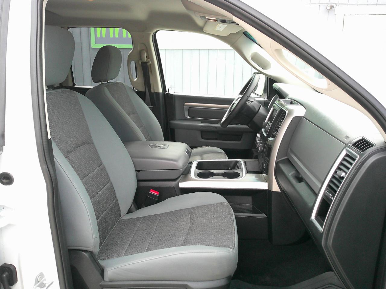 RAM 1500 SLT Quad Cab 4WD 2017