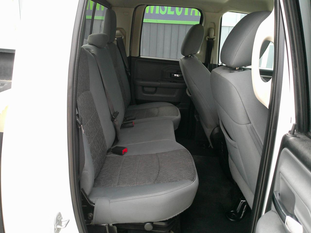 RAM 1500 SLT Quad Cab 4WD 2017