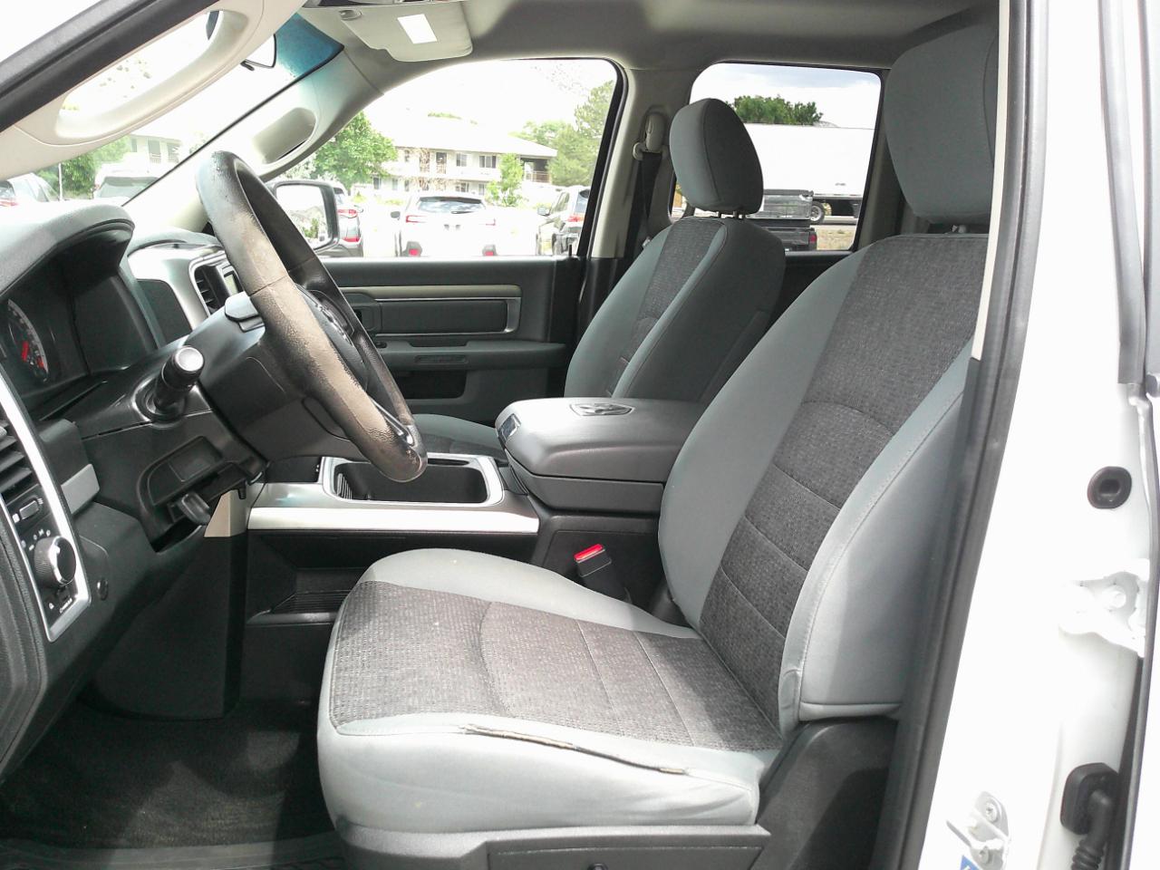 RAM 1500 SLT Quad Cab 4WD 2017
