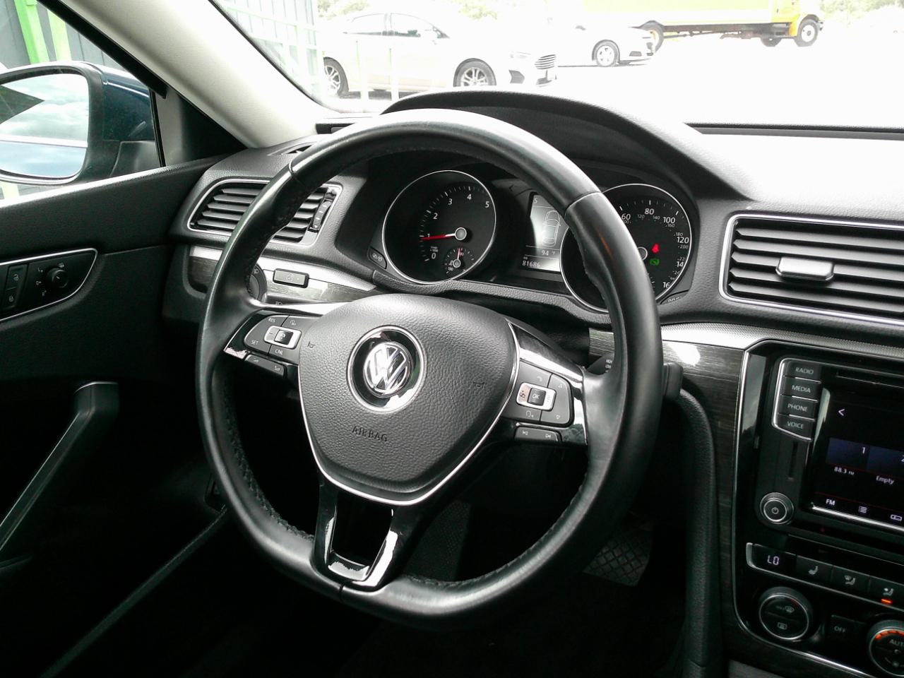 Volkswagen Passat SE 2018