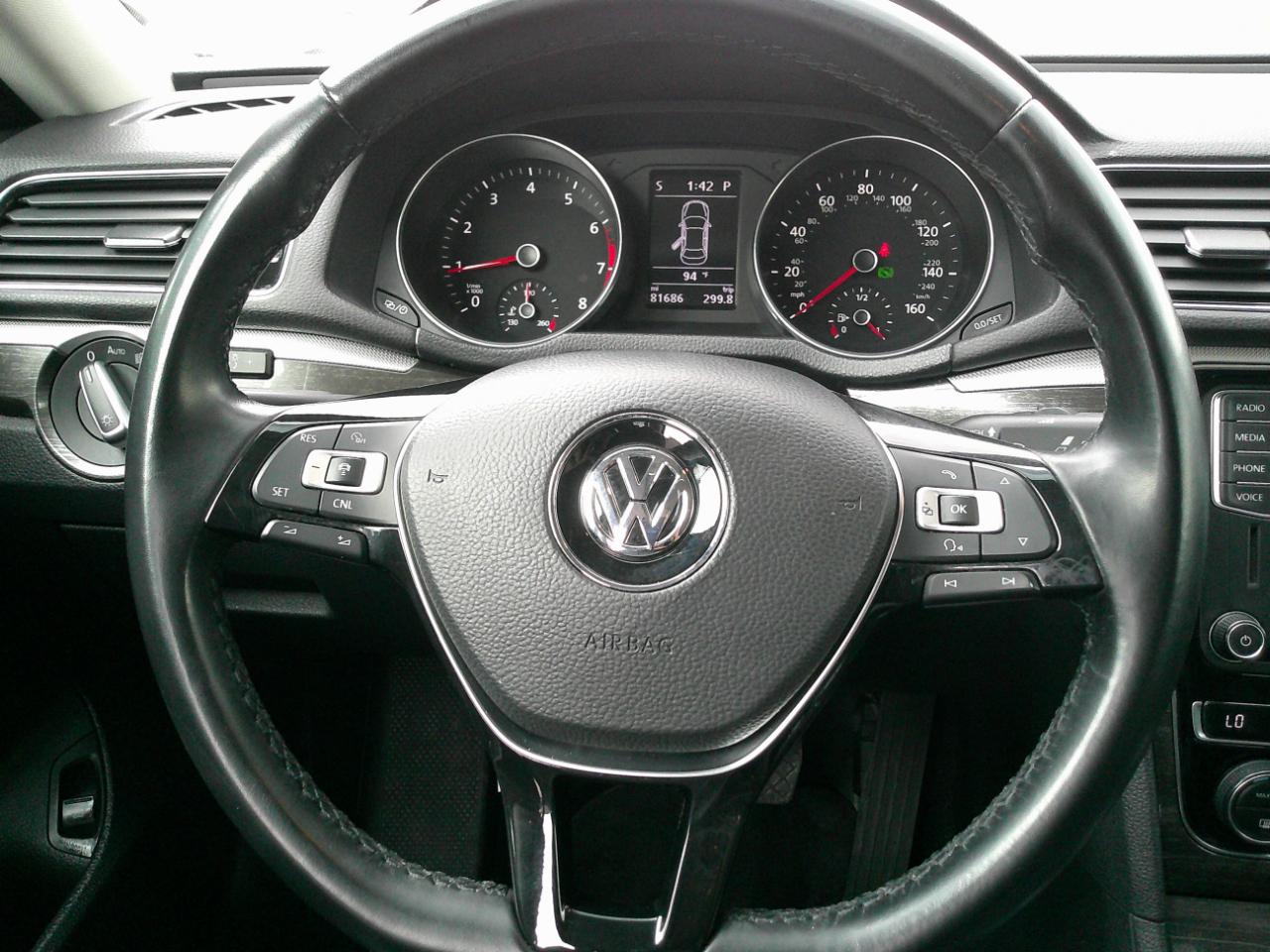Volkswagen Passat SE 2018