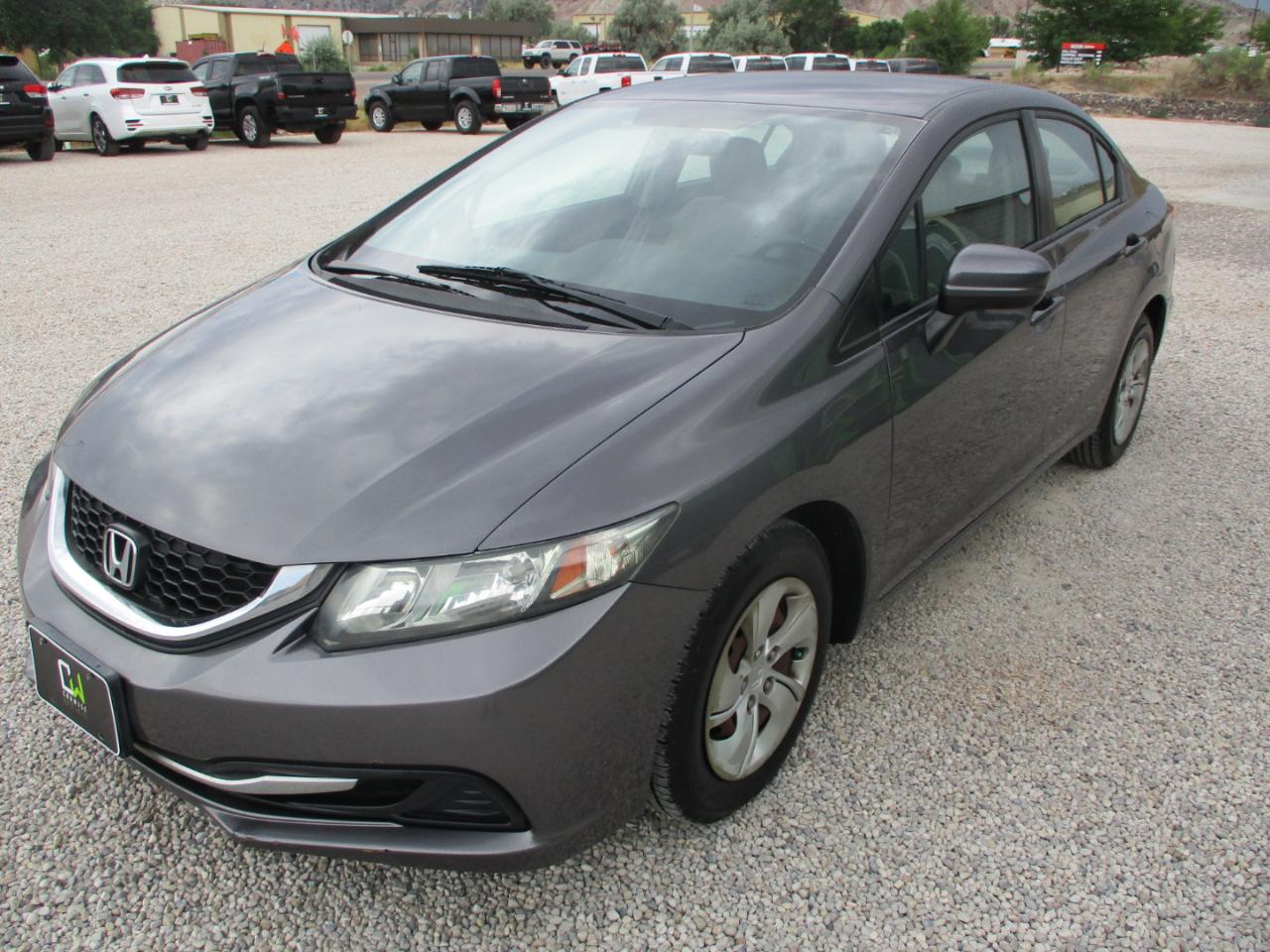 Honda Civic LX Sedan 5-Speed MT 2015
