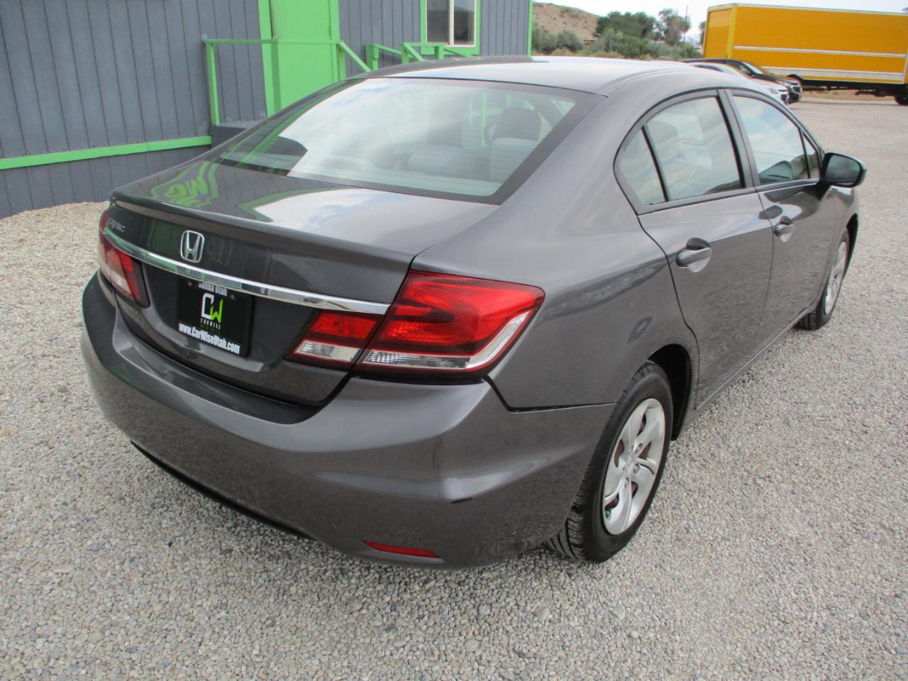 Honda Civic LX Sedan 5-Speed MT 2015
