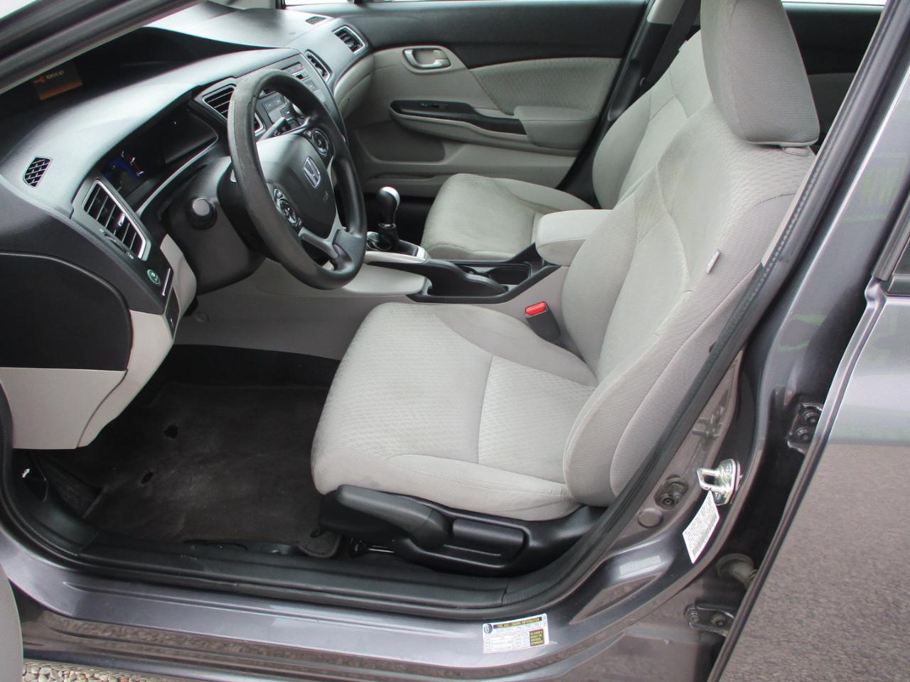 Honda Civic LX Sedan 5-Speed MT 2015