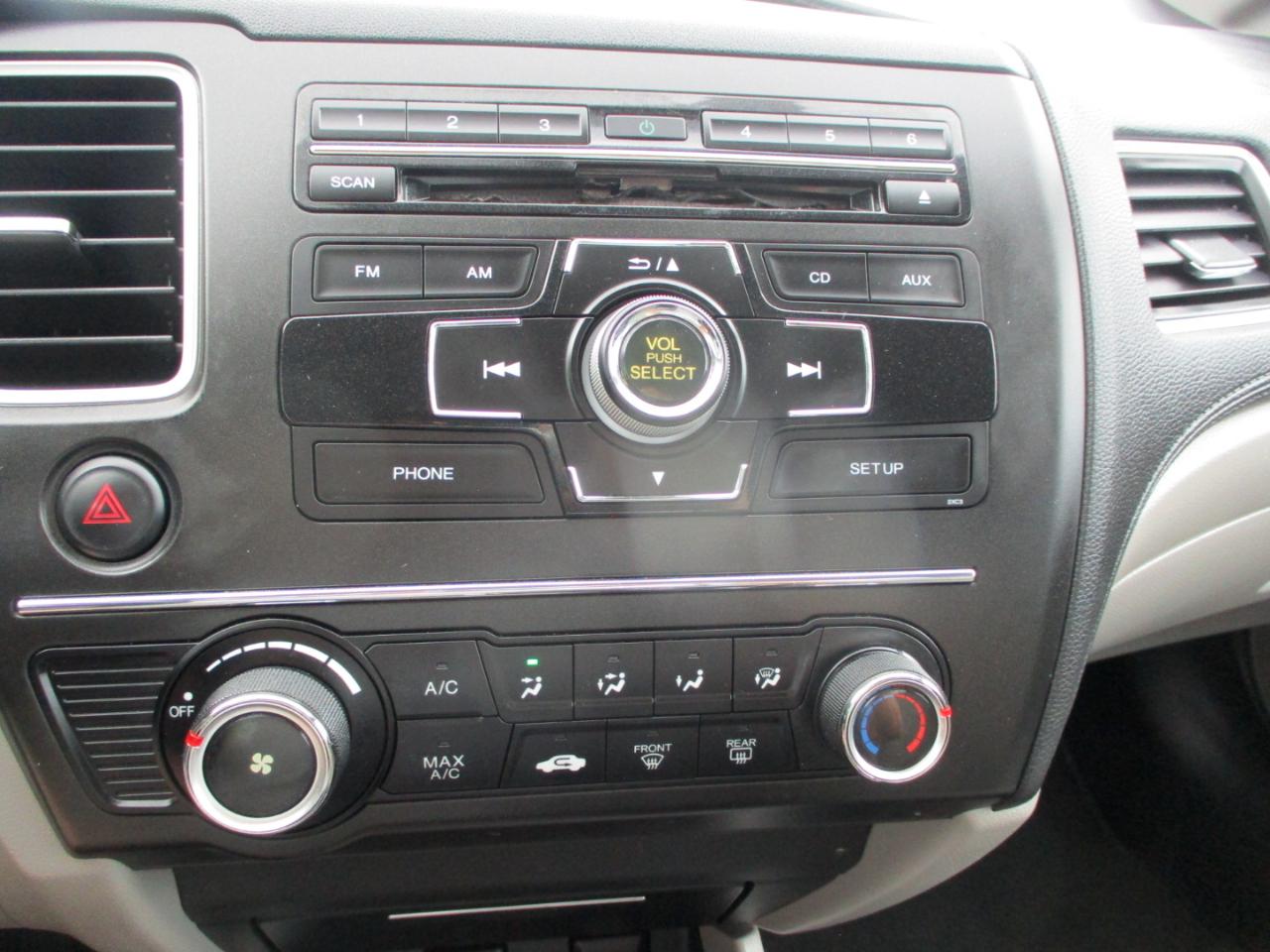 Honda Civic LX Sedan 5-Speed MT 2015