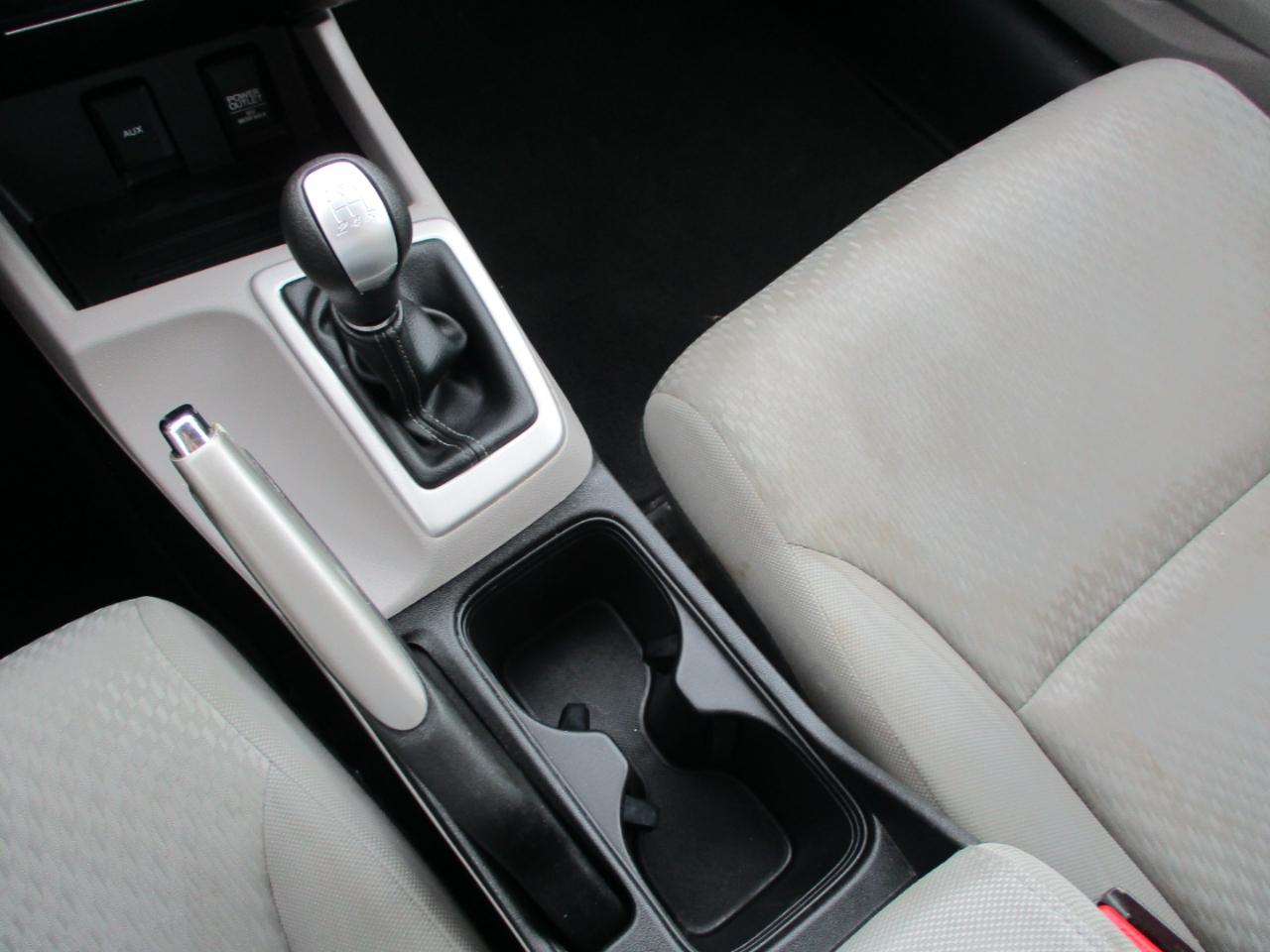 Honda Civic LX Sedan 5-Speed MT 2015