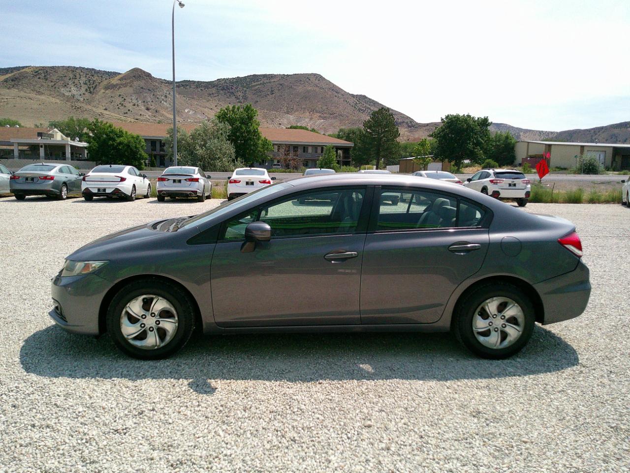 Honda Civic LX Sedan 5-Speed MT 2015