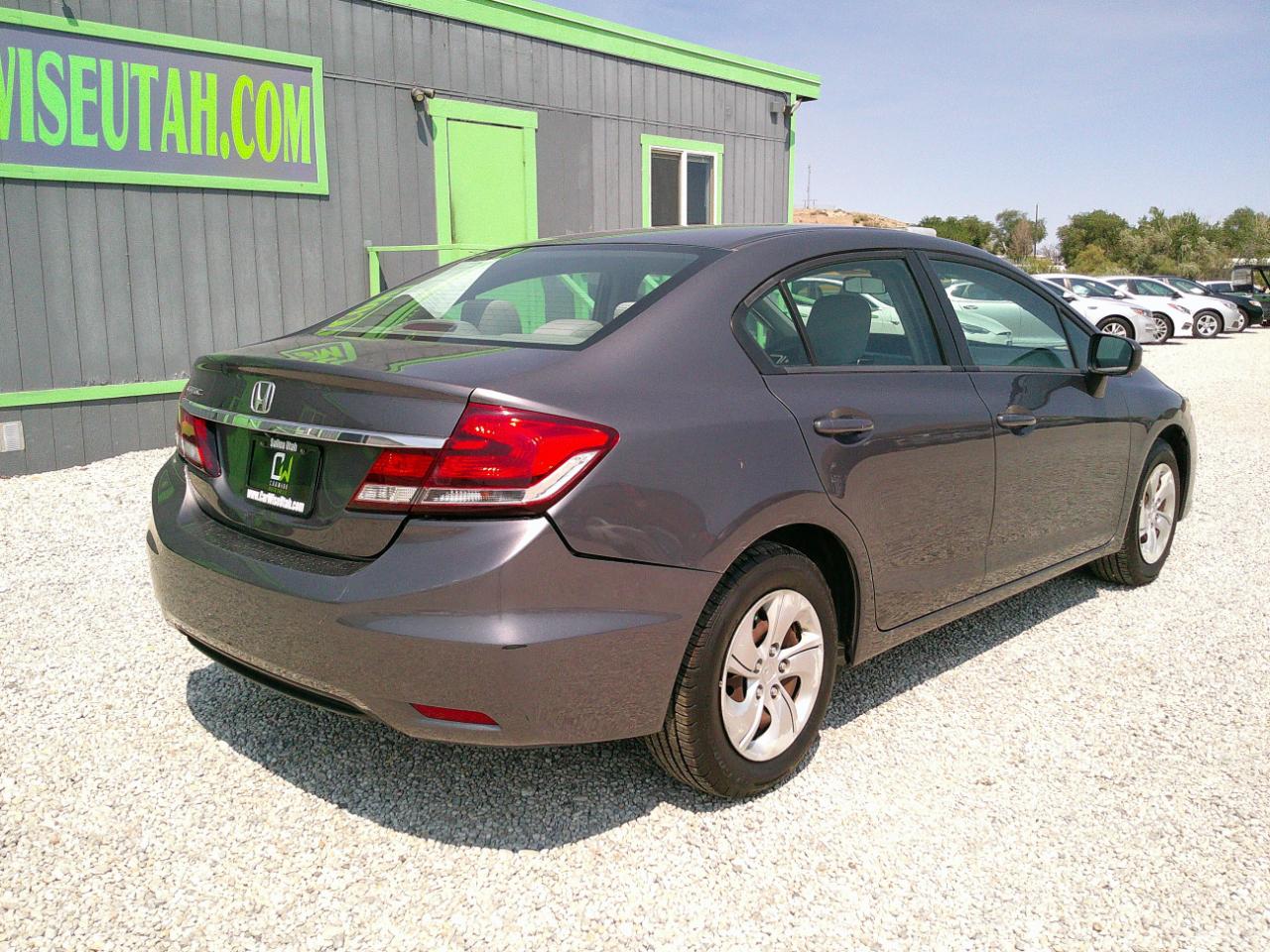 Honda Civic LX Sedan 5-Speed MT 2015