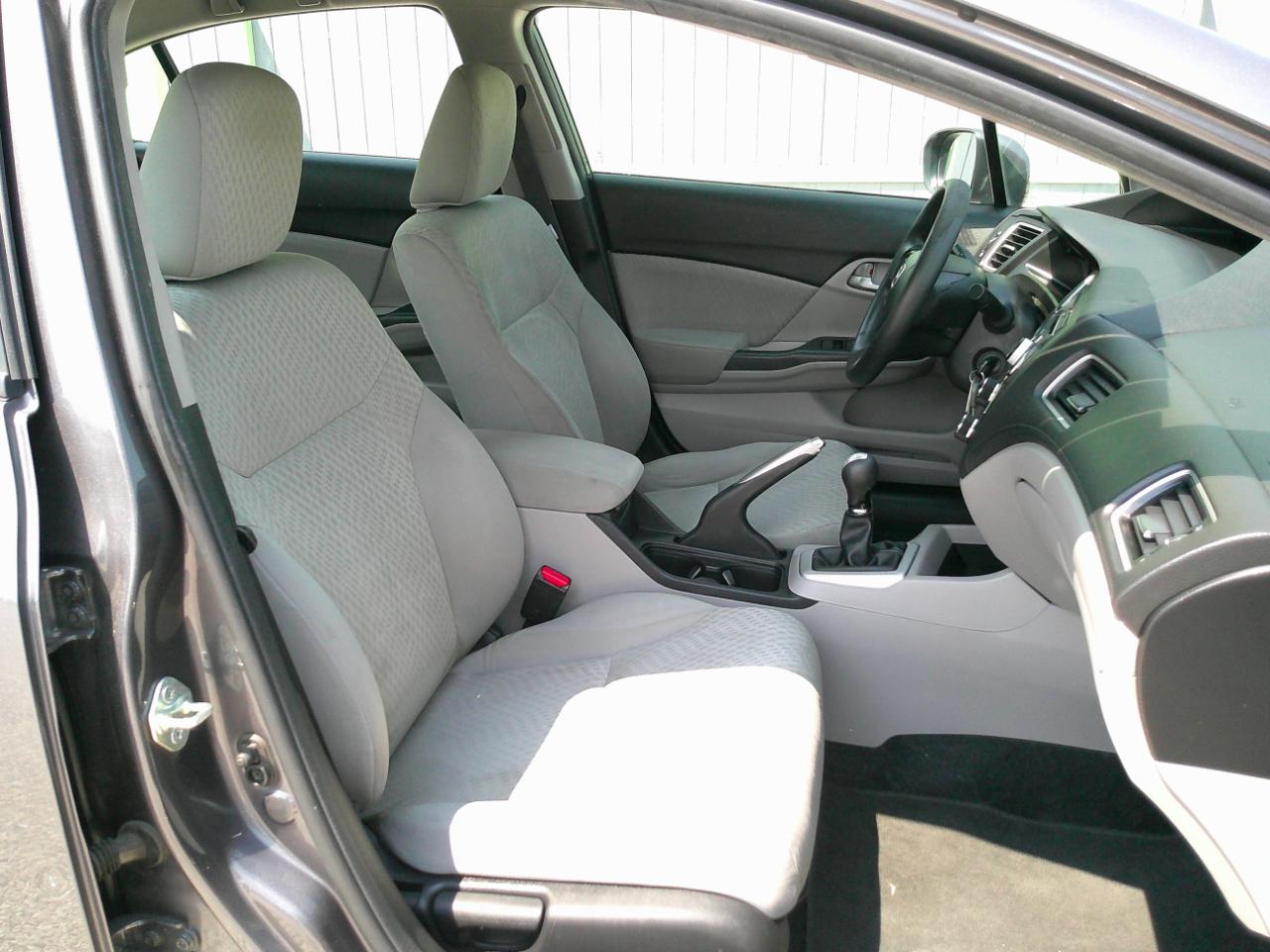 Honda Civic LX Sedan 5-Speed MT 2015
