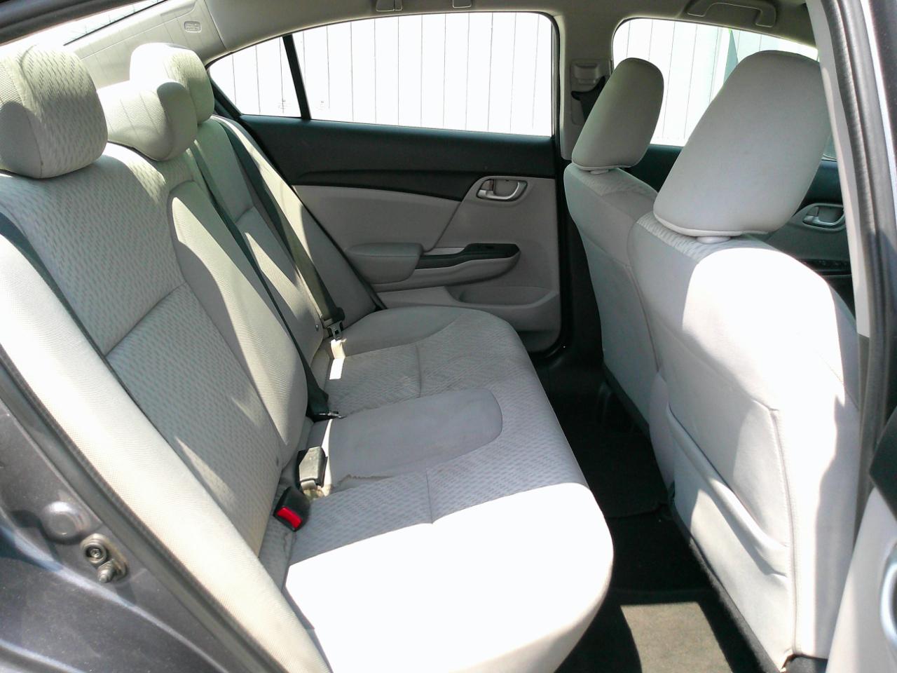 Honda Civic LX Sedan 5-Speed MT 2015