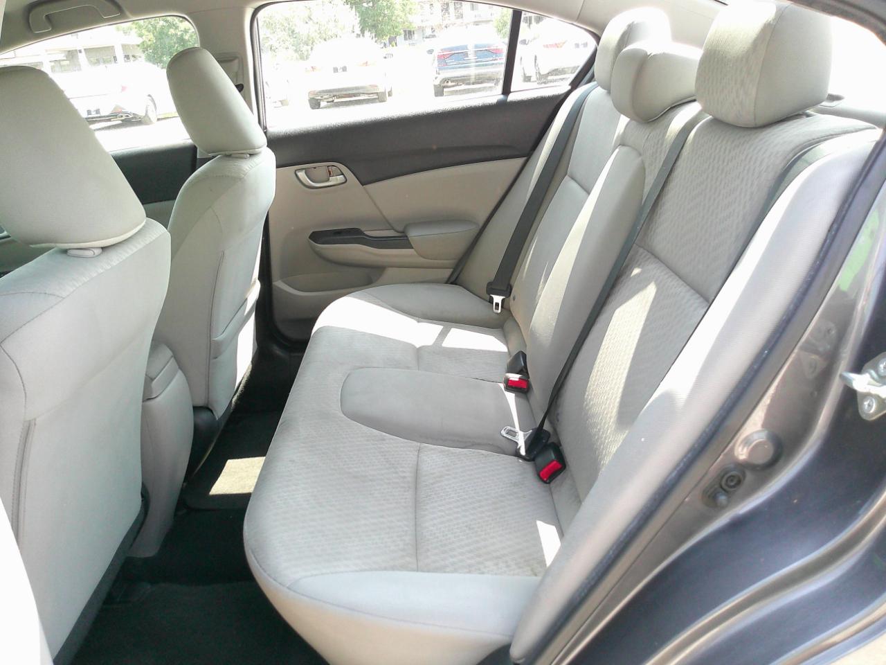Honda Civic LX Sedan 5-Speed MT 2015