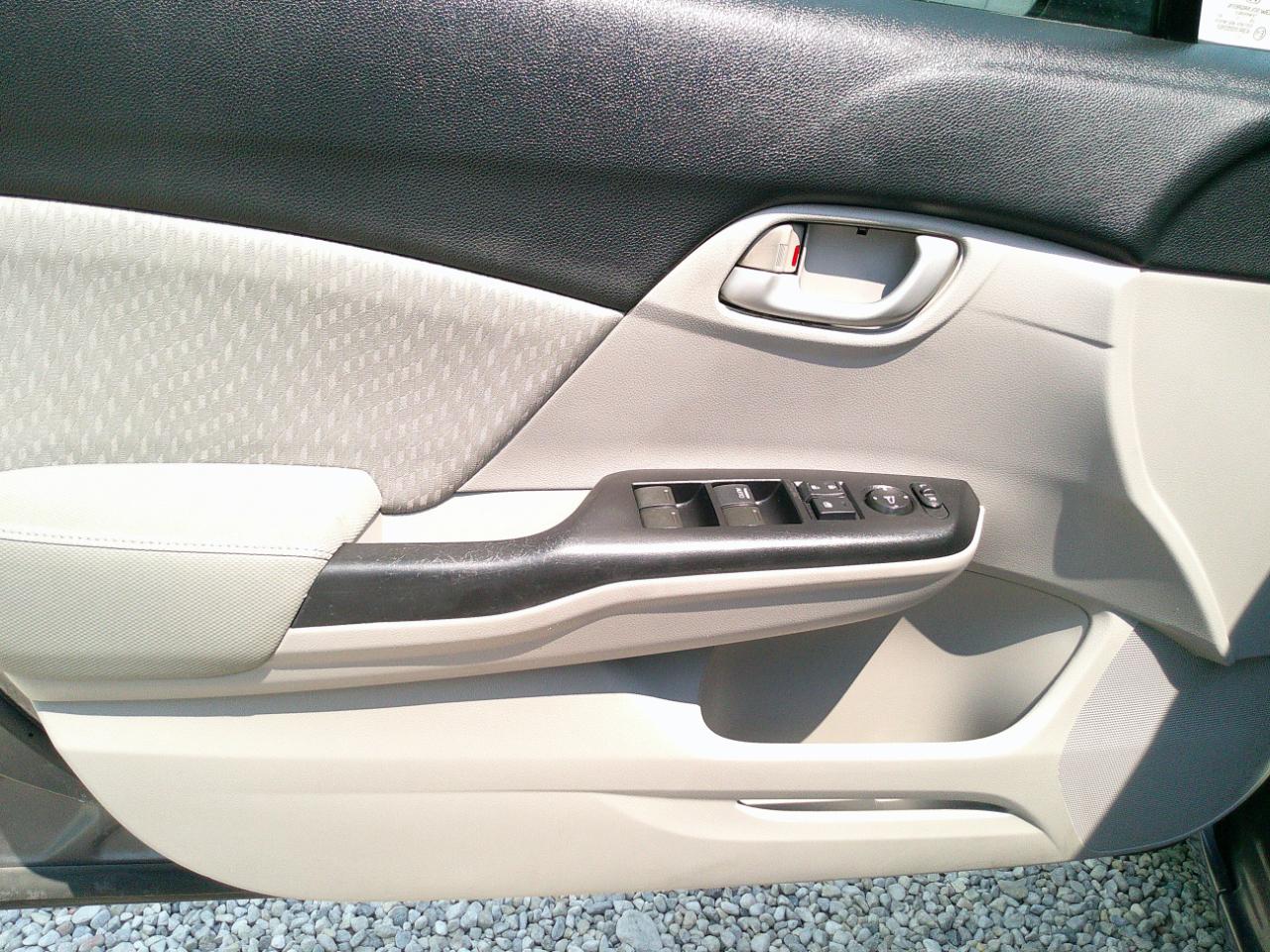 Honda Civic LX Sedan 5-Speed MT 2015