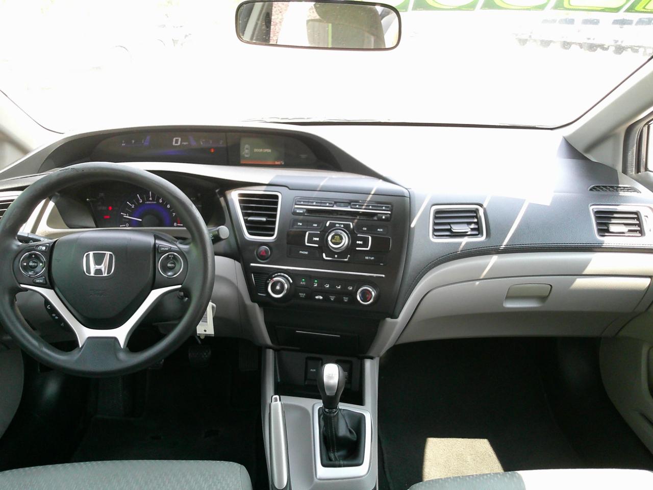 Honda Civic LX Sedan 5-Speed MT 2015