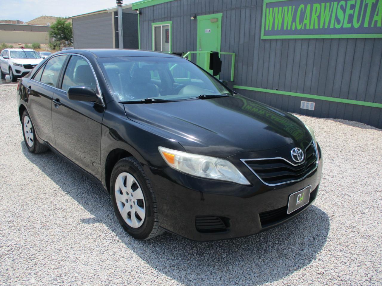 Toyota Camry Base 6-Spd AT 2011