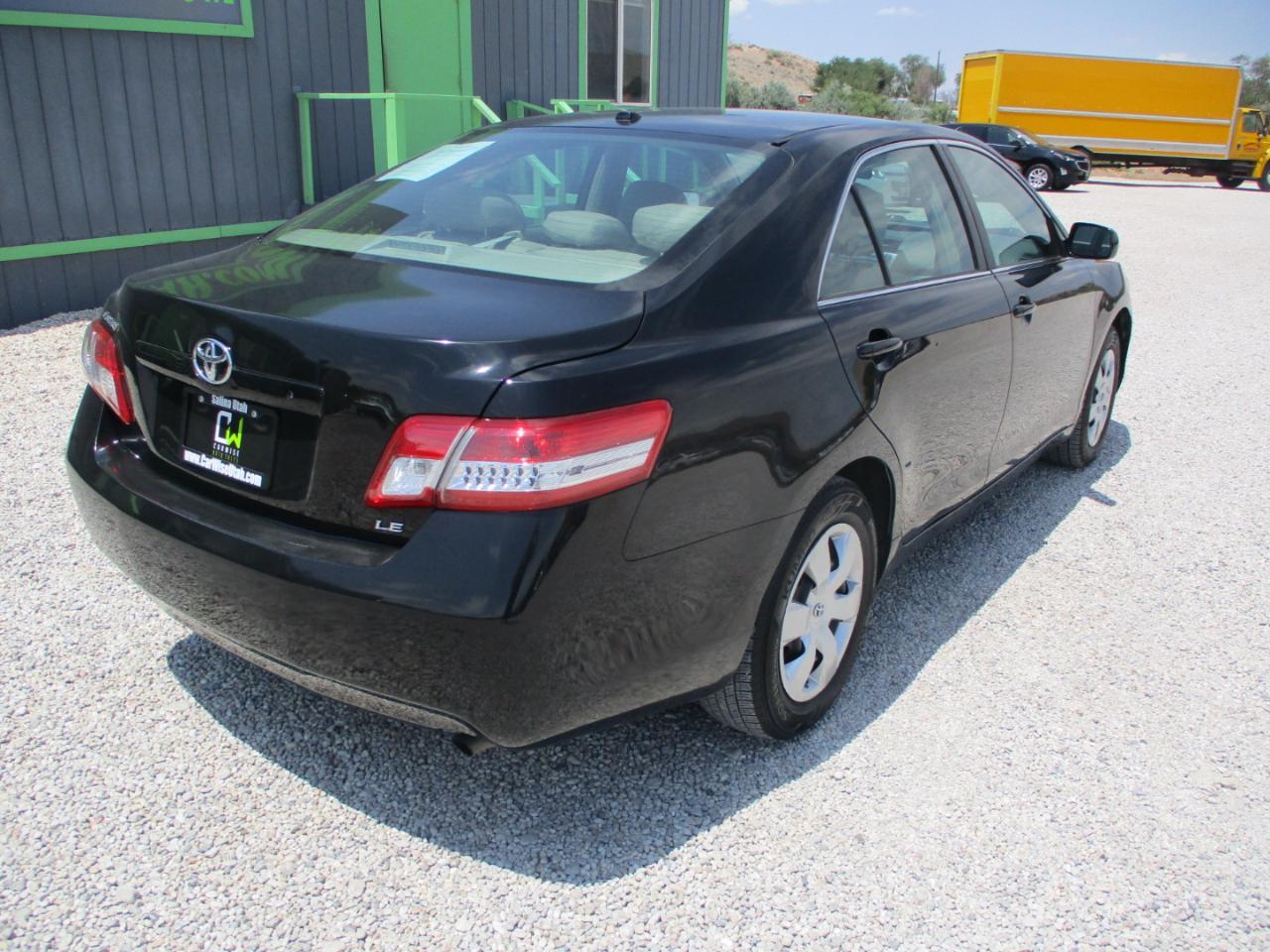 Toyota Camry Base 6-Spd AT 2011