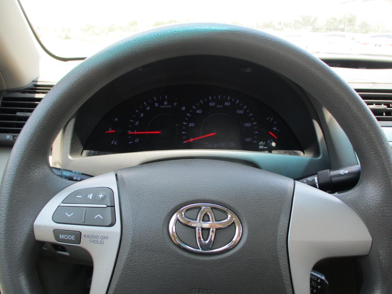 Toyota Camry Base 6-Spd AT 2011
