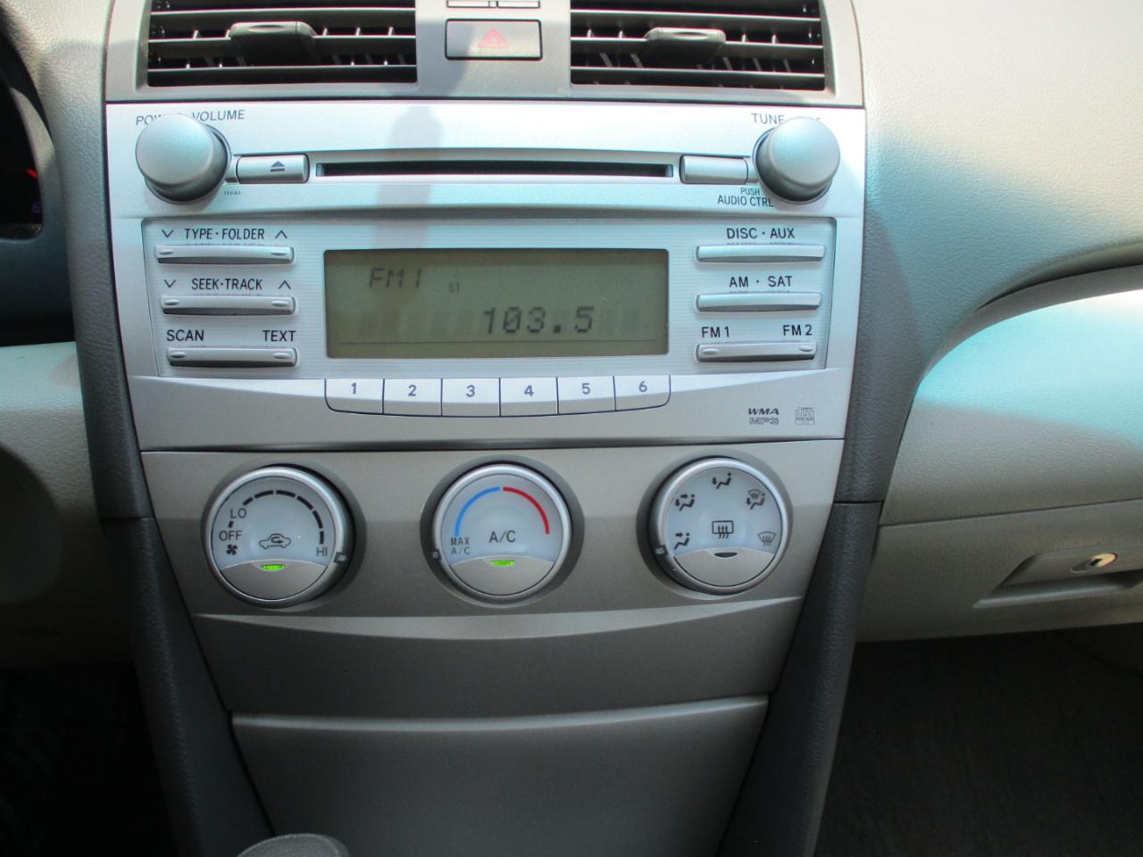 Toyota Camry Base 6-Spd AT 2011