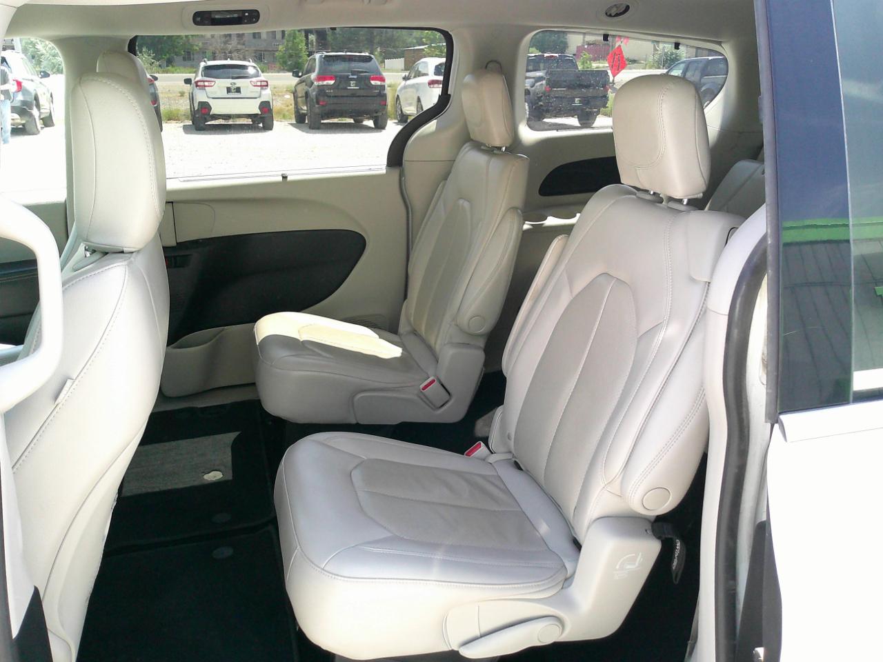 Chrysler Pacifica Touring-L 2021
