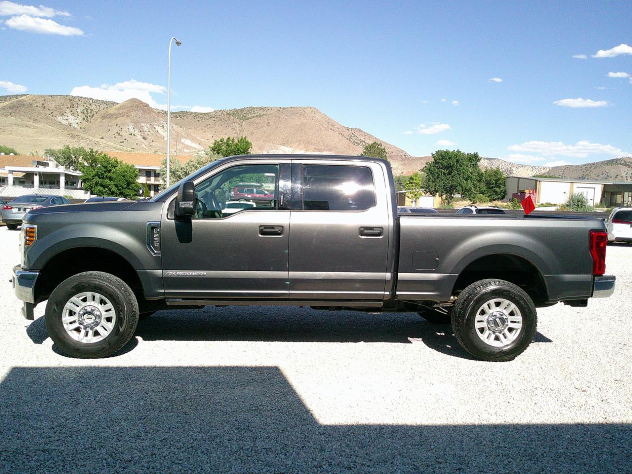 Ford F-250 SD XLT Crew Cab 4WD 2019