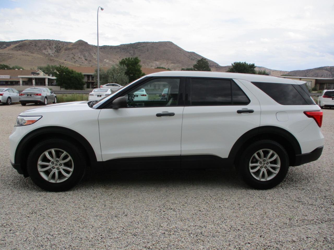 Ford Explorer Base AWD 2021