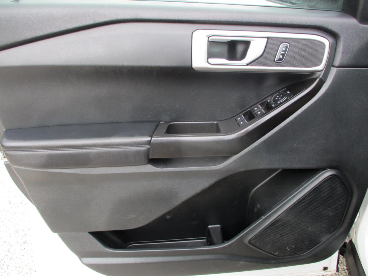 Ford Explorer Base AWD 2021