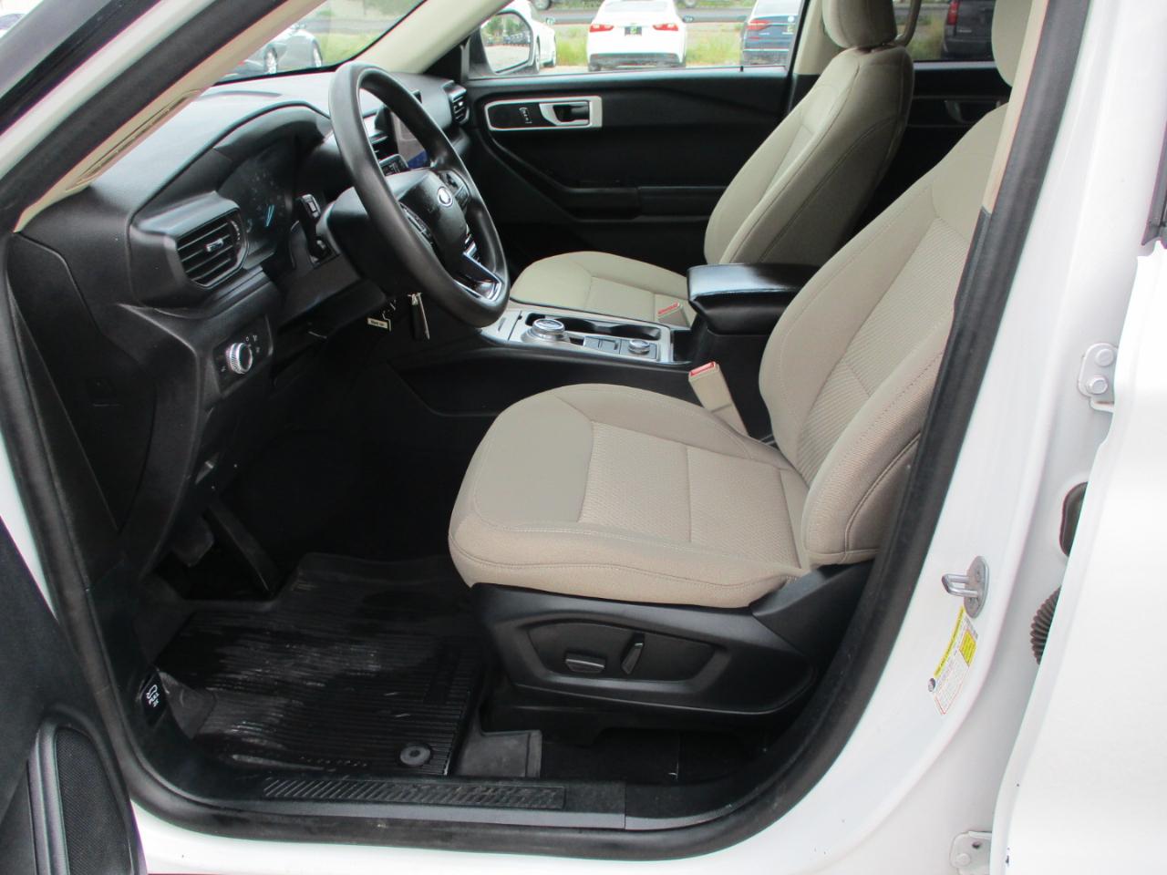Ford Explorer Base AWD 2021