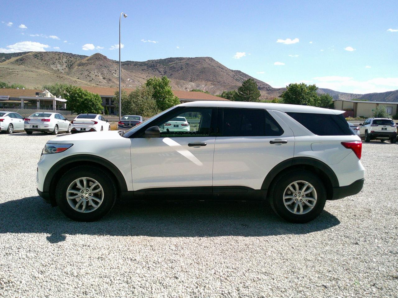 Ford Explorer Base AWD 2021