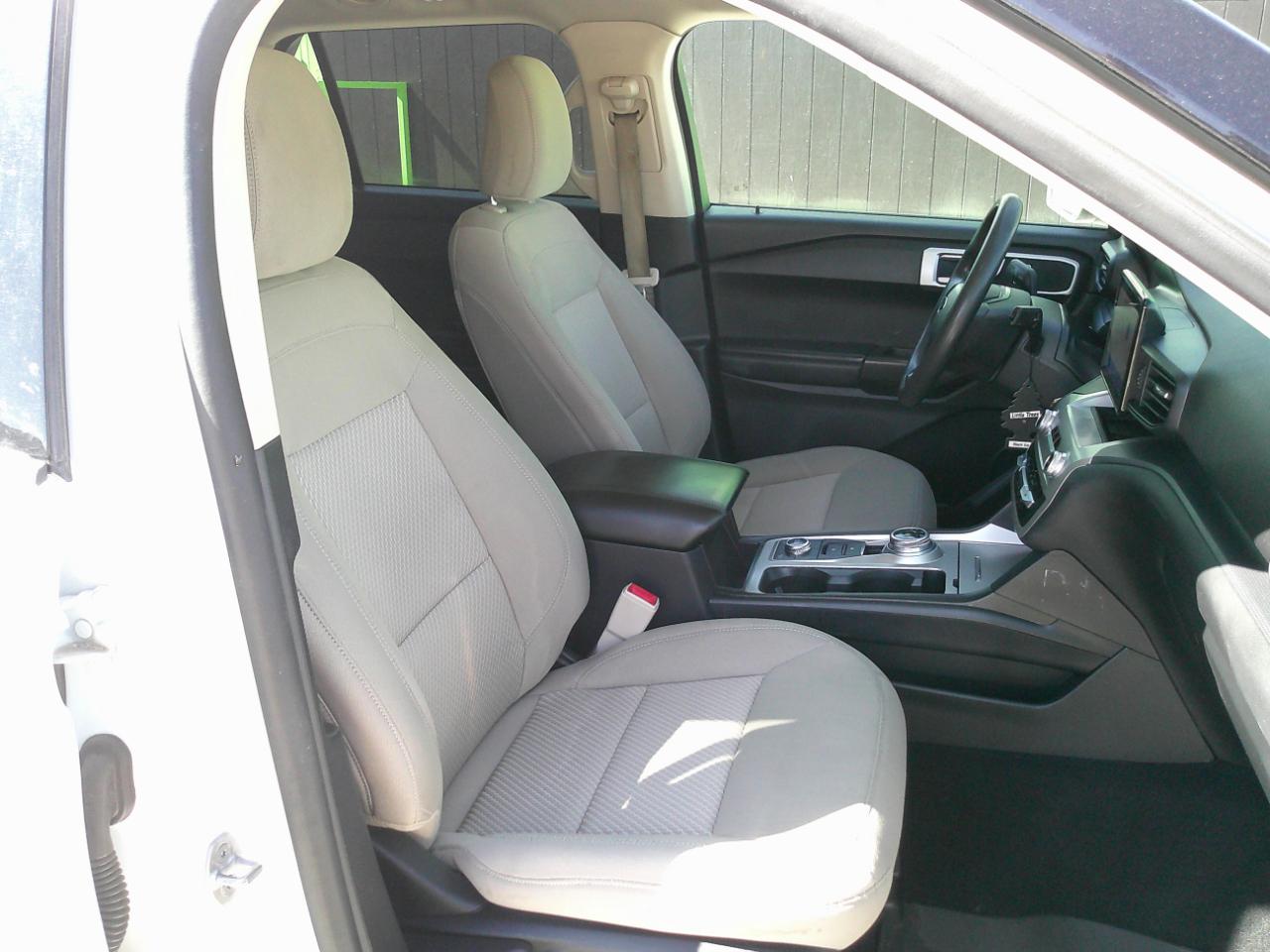 Ford Explorer Base AWD 2021
