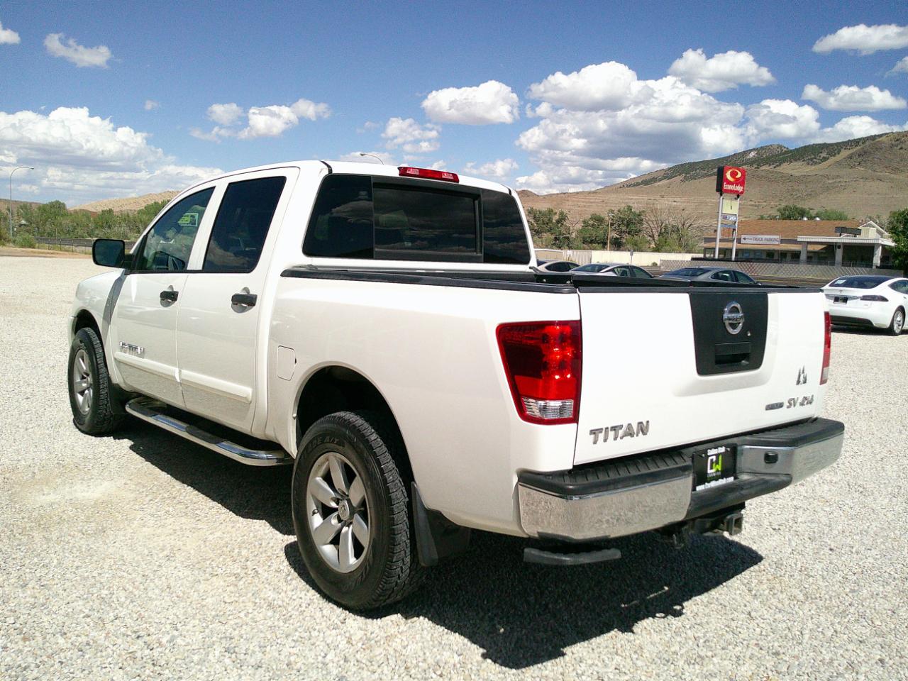 Nissan Titan SV Crew Cab 4WD 2012