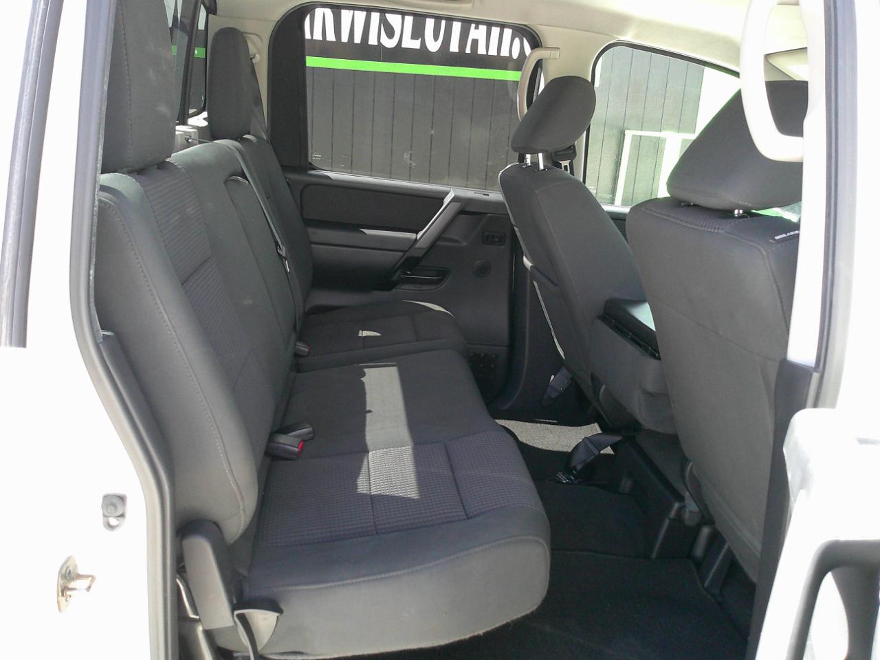 Nissan Titan SV Crew Cab 4WD 2012