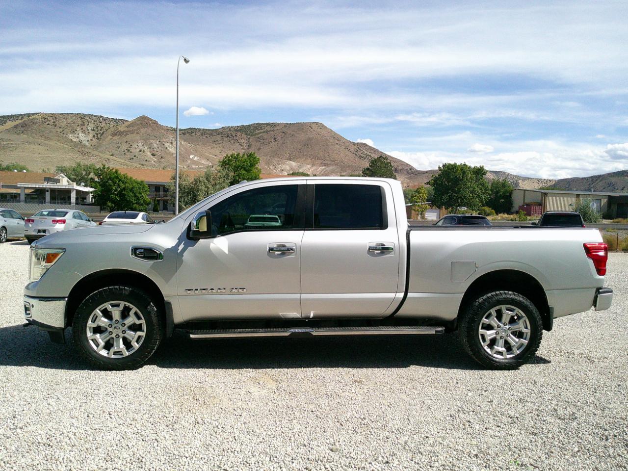 Nissan Titan XD SL 4WD Diesel 2017