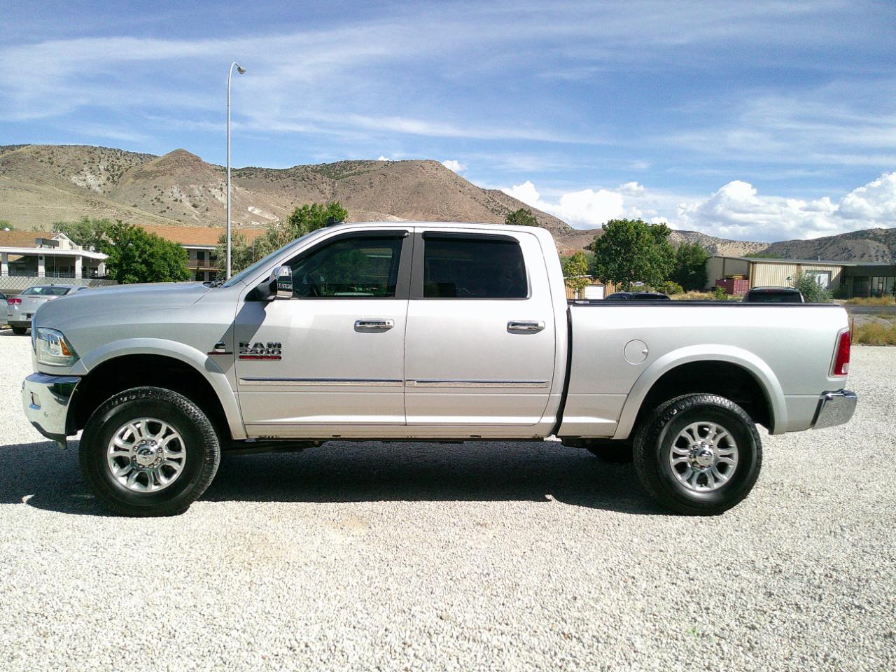RAM 2500 Laramie Crew Cab SWB 4WD 2016