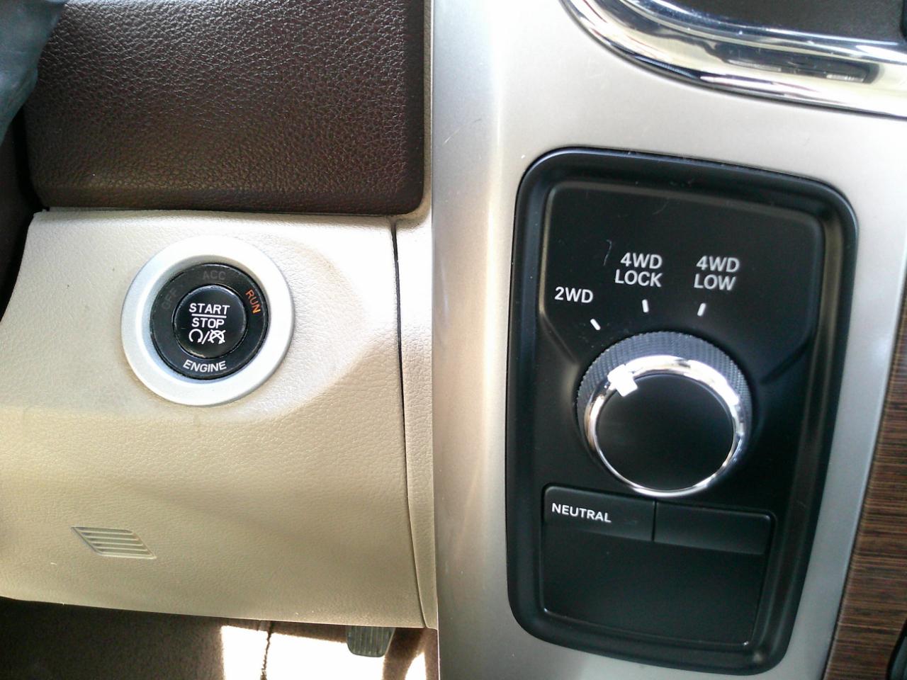 RAM 2500 Laramie Crew Cab SWB 4WD 2016
