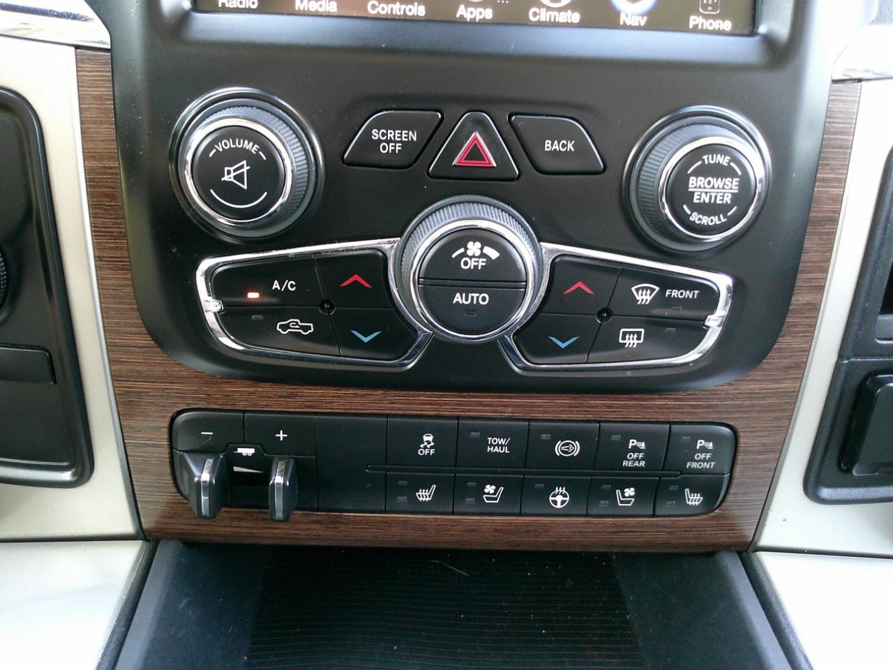 RAM 2500 Laramie Crew Cab SWB 4WD 2016