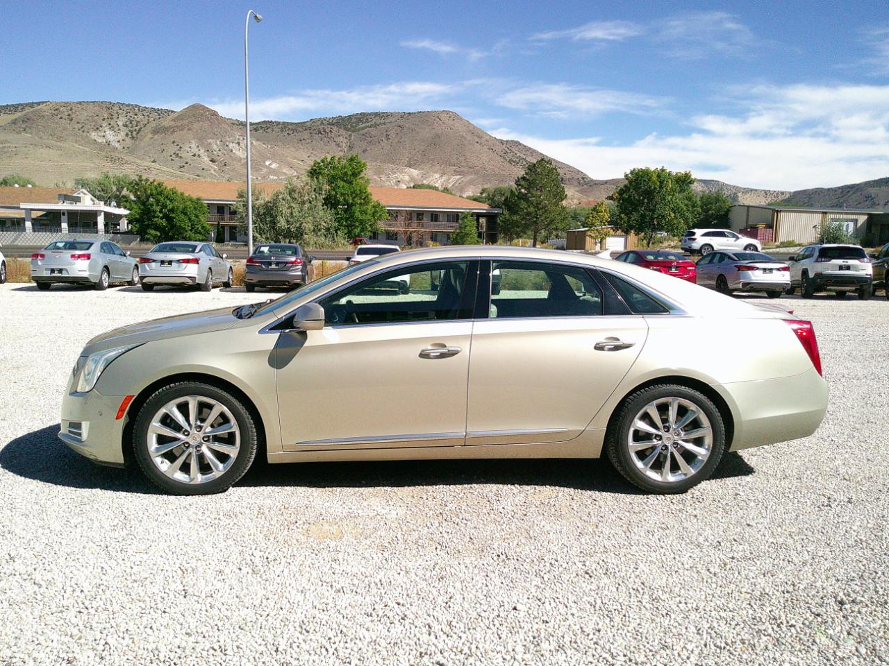 Cadillac XTS Luxury FWD 2014